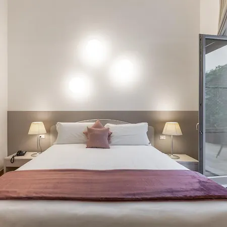 茵德里宫殿酒店