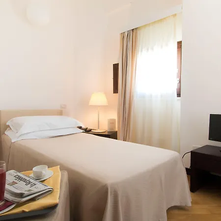 茵德里宫殿酒店 莫诺波利