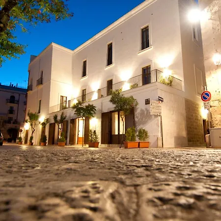 Palazzo Indelli Szálloda 4*